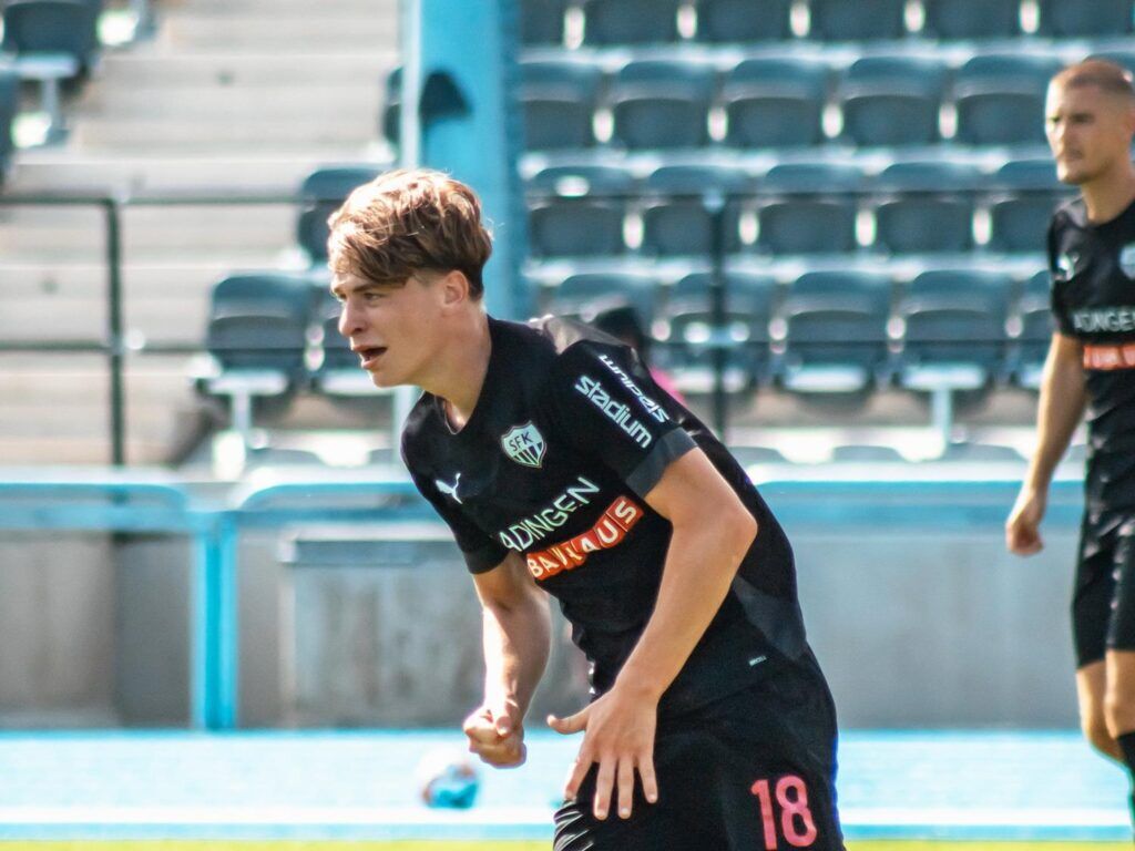 Erik Lundell uttagen till P18-landslagsläger - Sollentuna FK